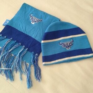 Bulls boys striped blue & white knit matching scarf & beanie hat set .(3-5 yrs)